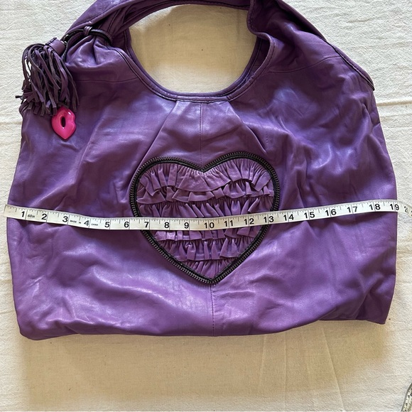 Betsey Johnson Ruffled Heart Large Hobo Leather Bag - Picture 5 of 9